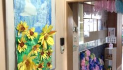 OT室の壁には掲示物がたくさんあります。